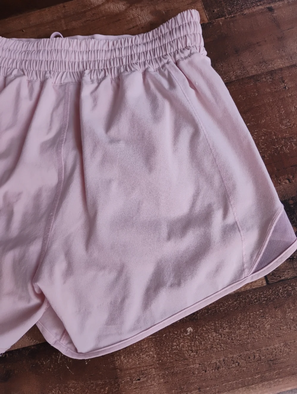 Lululemon Strawberry Milkshake Hotty Hot Shorts Size 6 - Picture 7 of 12
